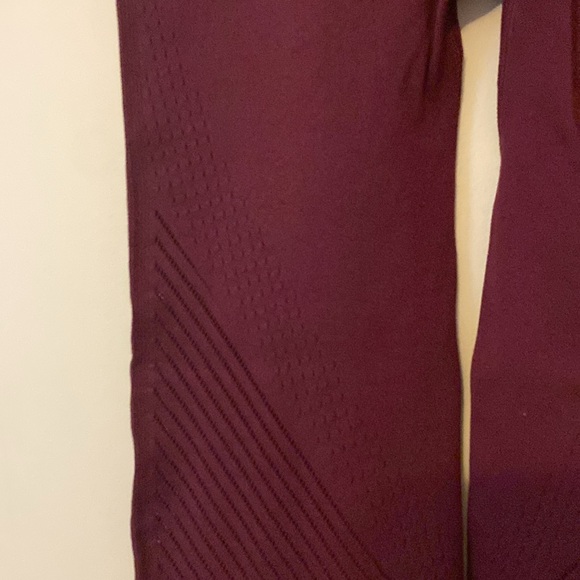 Fabletics Sculptknit Burgundy Leggings Contour High-Rise - Picture 13 of 14